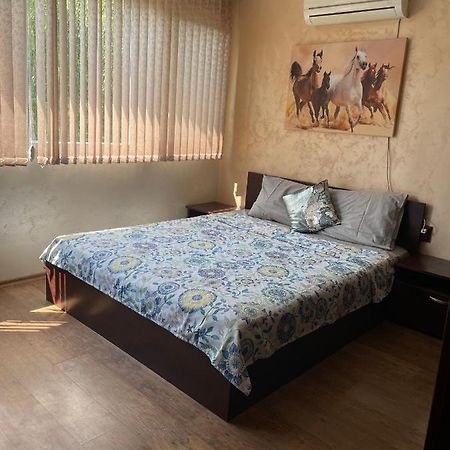 דירות בורגאס Lotos Apartament מראה חיצוני תמונה